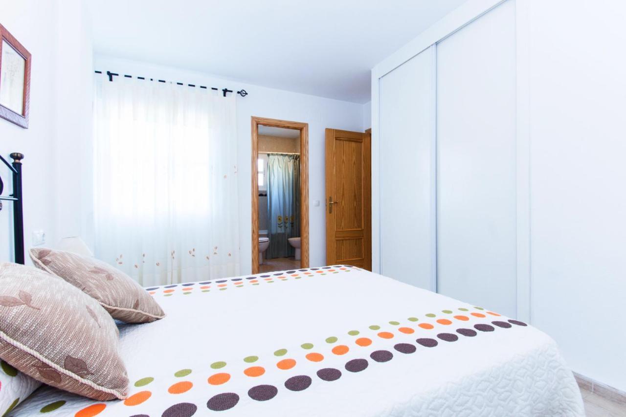 Apartamentos Rotonda โกนิล เด ลาฟรอนเตรา ภายนอก รูปภาพ